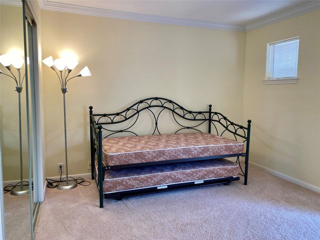 2478 Bering Drive, Houston, TX 77057