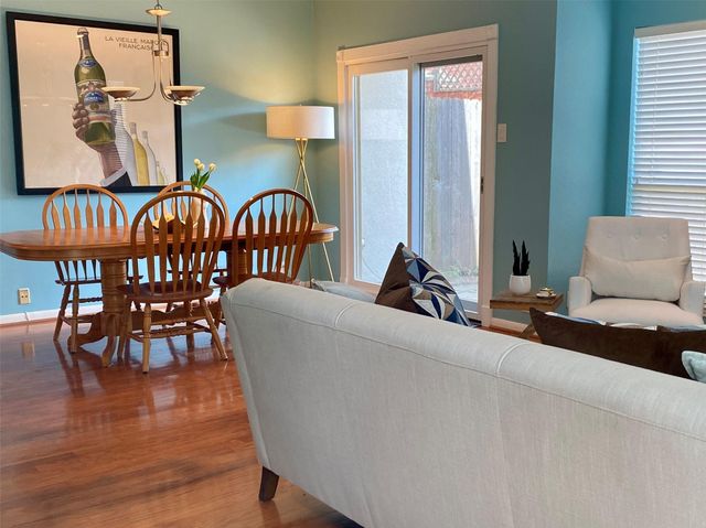 2478 Bering Drive, Houston, TX 77057