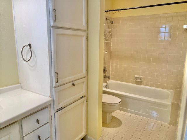 2478 Bering Drive, Houston, TX 77057