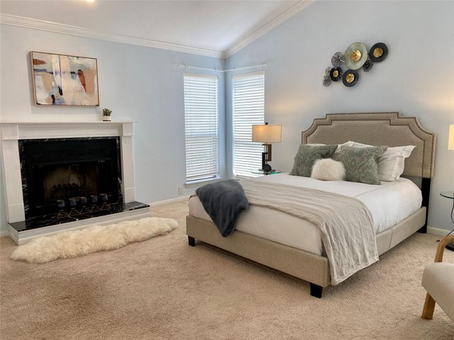 2478 Bering Drive, Houston, TX 77057