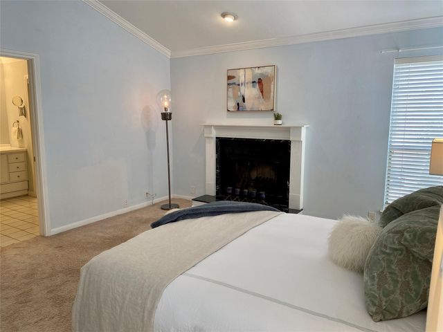 2478 Bering Drive, Houston, TX 77057