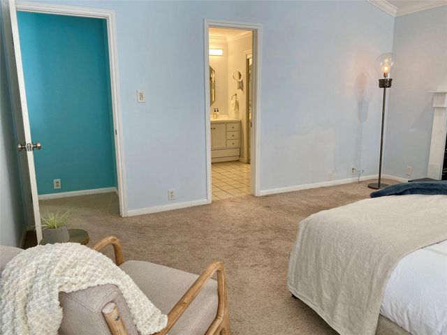 2478 Bering Drive, Houston, TX 77057