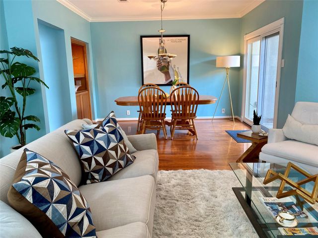 2478 Bering Drive, Houston, TX 77057