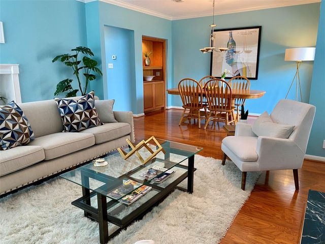 2478 Bering Drive, Houston, TX 77057