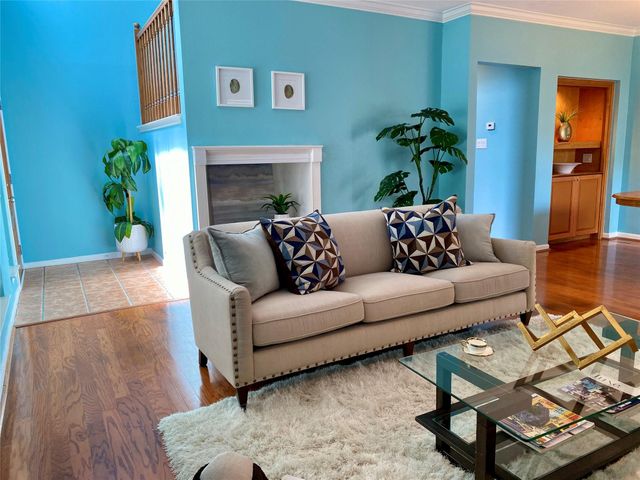 2478 Bering Drive, Houston, TX 77057