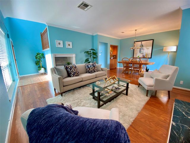 2478 Bering Drive, Houston, TX 77057