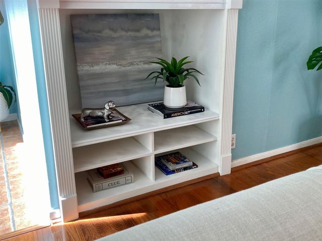 2478 Bering Drive, Houston, TX 77057