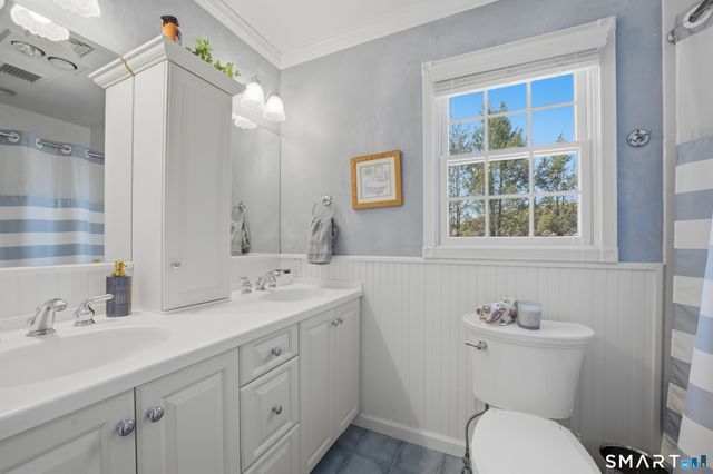 33 Club Circle, Stamford, CT 06905