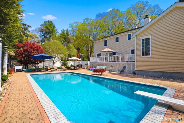 33 Club Circle, Stamford, CT 06905