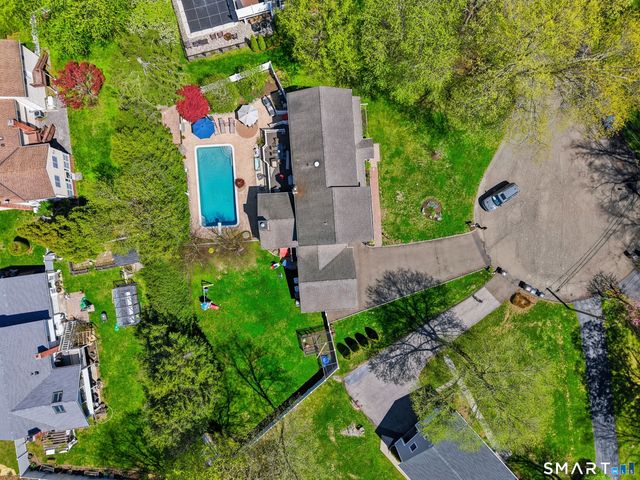 33 Club Circle, Stamford, CT 06905