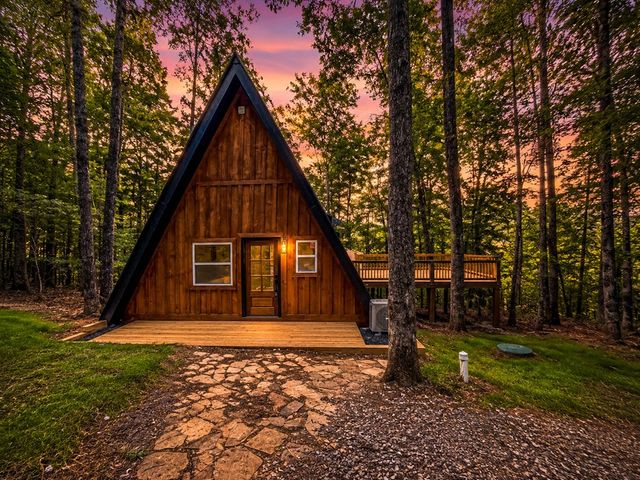 3 Mountain Lake Drive, Blue Ridge, GA 30513