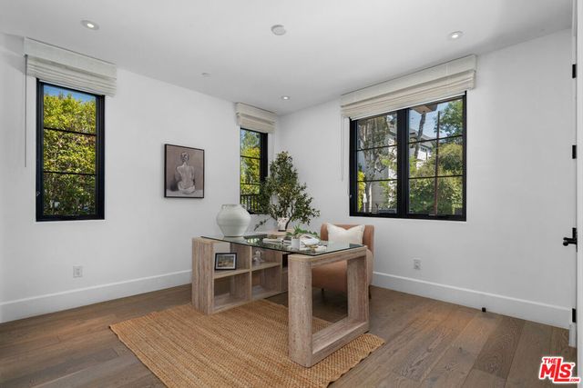 635 Seward Street, Los Angeles, CA 90004