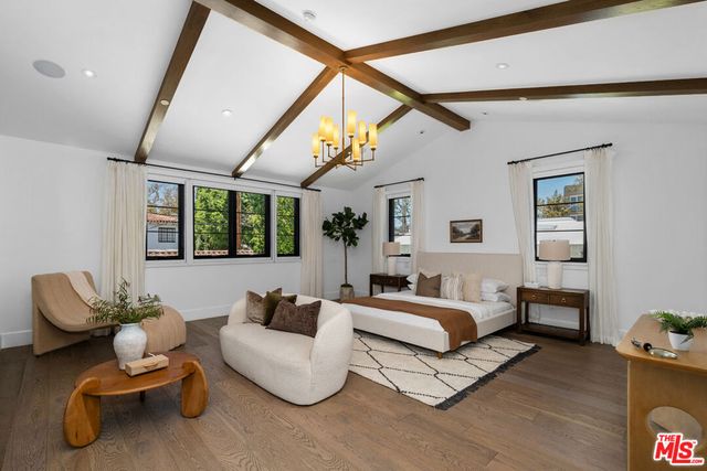 635 Seward Street, Los Angeles, CA 90004