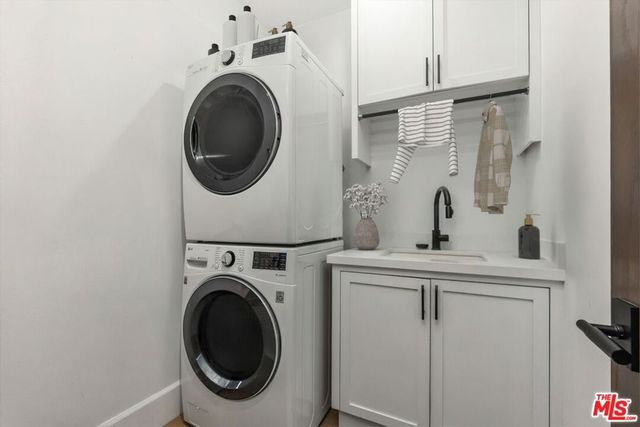 635 Seward Street, Los Angeles, CA 90004