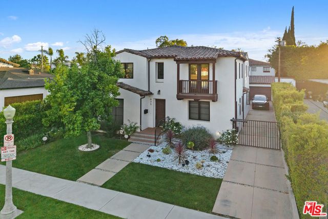 635 Seward Street, Los Angeles, CA 90004