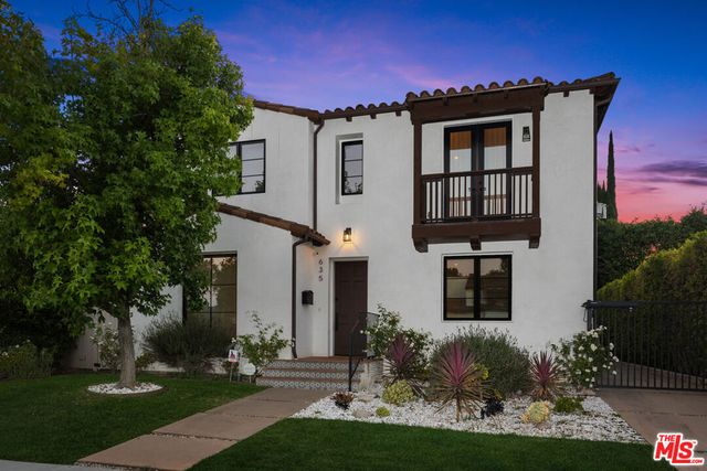 635 Seward Street, Los Angeles, CA 90004