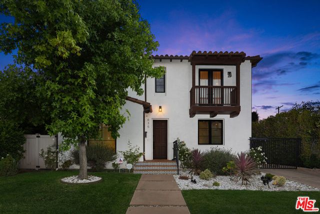 635 Seward Street, Los Angeles, CA 90004