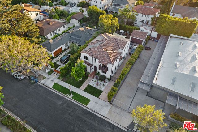 635 Seward Street, Los Angeles, CA 90004