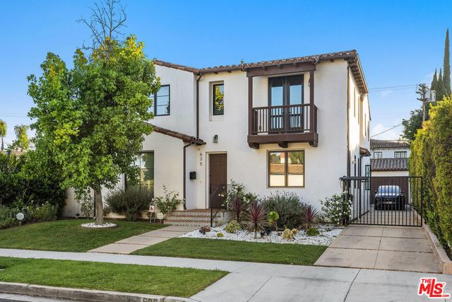 635 Seward Street, Los Angeles, CA 90004