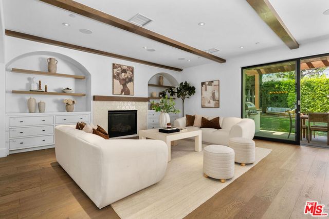 635 Seward Street, Los Angeles, CA 90004