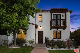 635 Seward Street, Los Angeles, CA 90004