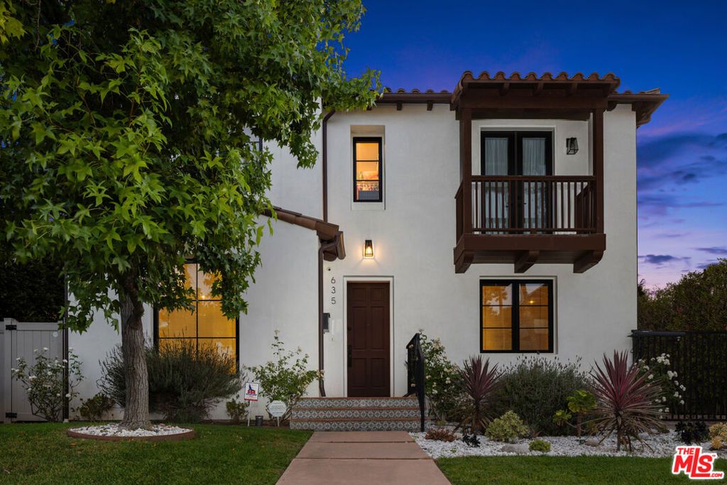635 Seward Street, Los Angeles, CA 90004