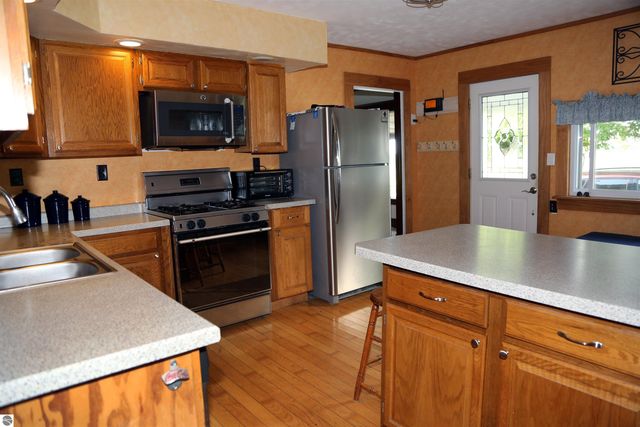 11110 Co Road 633, Buckley, MI 49620