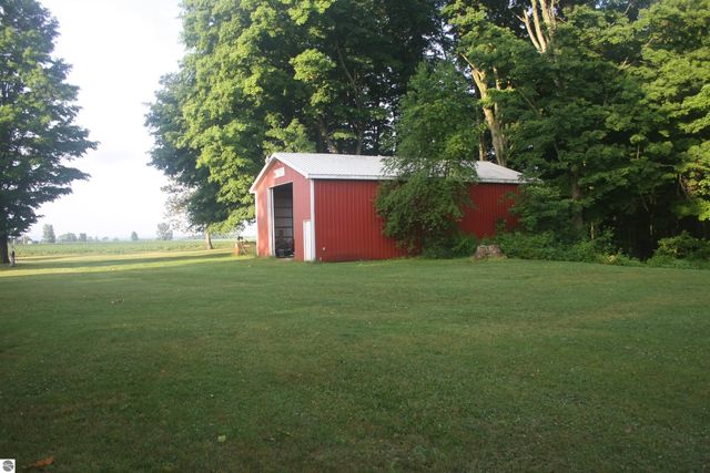 11110 Co Road 633, Buckley, MI 49620