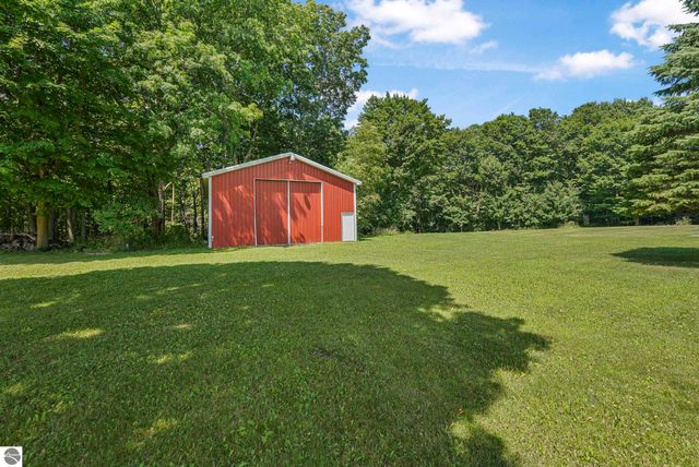 11110 Co Road 633, Buckley, MI 49620