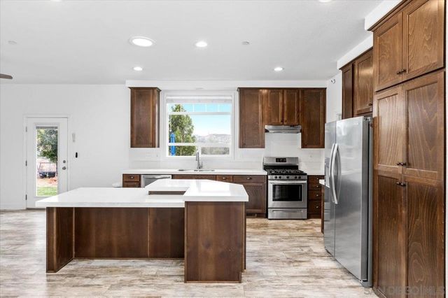 11776 Park Lilac Ln, Valley Center, CA 92082