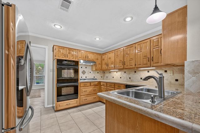 8019 Eagle Trail, Dallas, TX 75238
