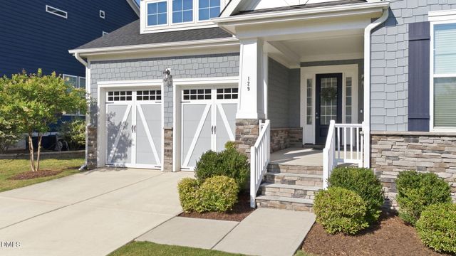 129 Treeline Court, Holly Springs, NC 27540