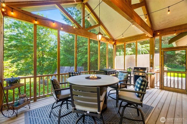 11500 Weisenberger Road SE, Rainier, WA 98576