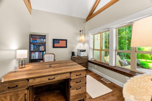 11500 Weisenberger Road SE, Rainier, WA 98576