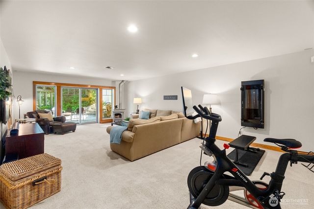 11500 Weisenberger Road SE, Rainier, WA 98576