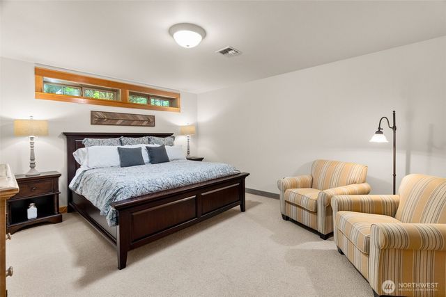 11500 Weisenberger Road SE, Rainier, WA 98576