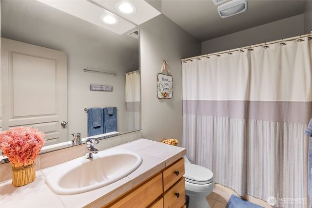 11500 Weisenberger Road SE, Rainier, WA 98576