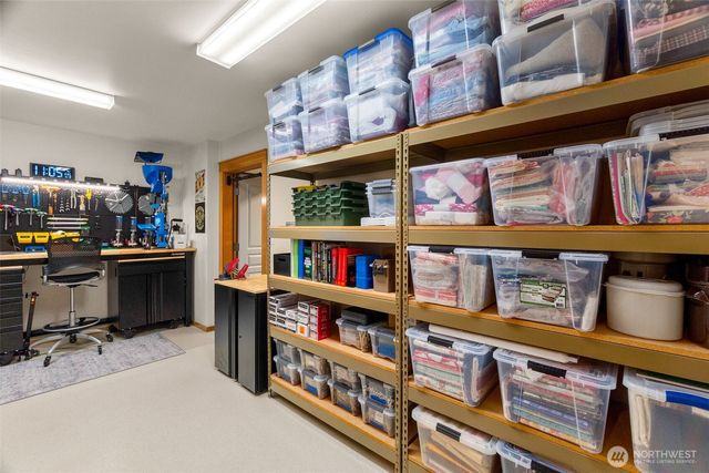 11500 Weisenberger Road SE, Rainier, WA 98576
