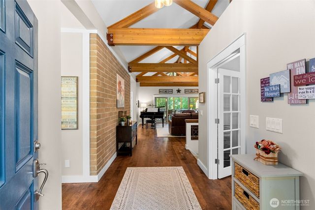 11500 Weisenberger Road SE, Rainier, WA 98576