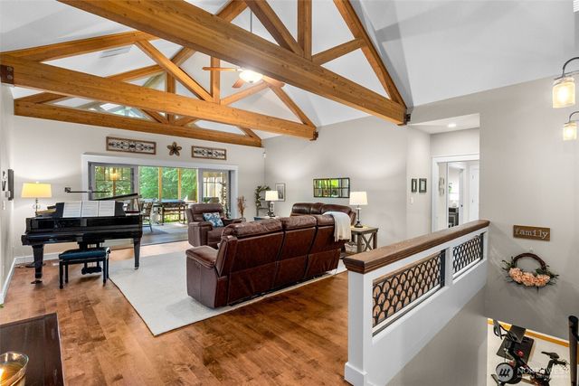 11500 Weisenberger Road SE, Rainier, WA 98576