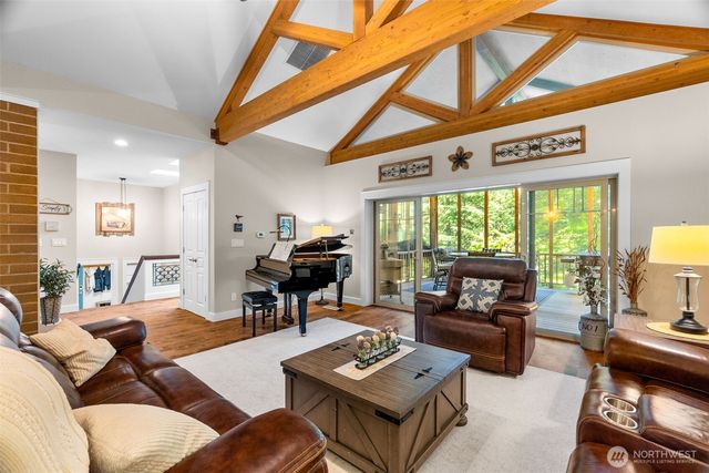11500 Weisenberger Road SE, Rainier, WA 98576