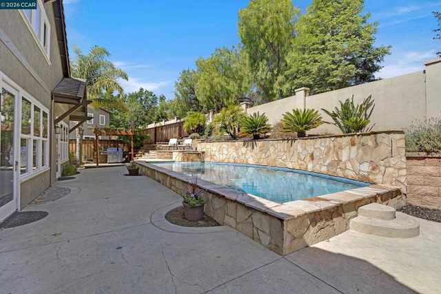 1224 Bridlewood Ct, Clayton, CA 94517