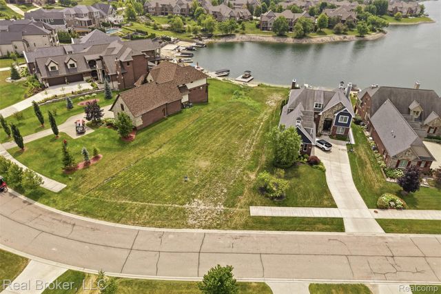 10407 Stoney Point Drive, Green Oak Township, MI 48178