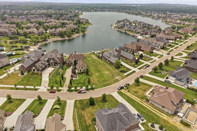 10407 Stoney Point Drive, Green Oak Township, MI 48178