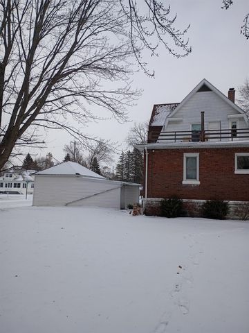 1884 West Street, Reese, MI 48757