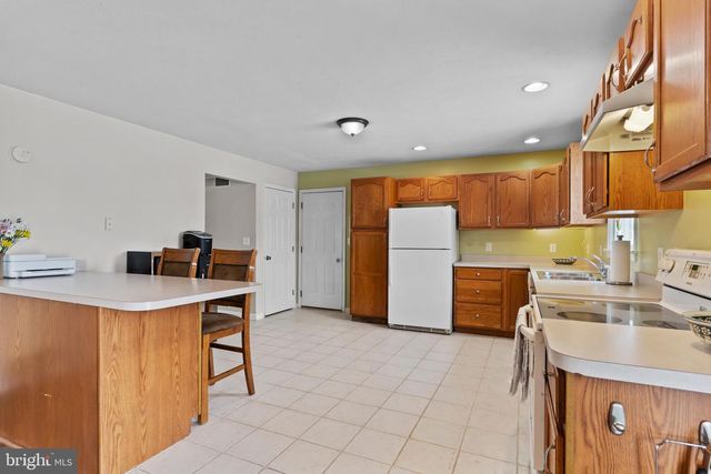 31 LONGSTREET DR, Carlisle, PA 17013