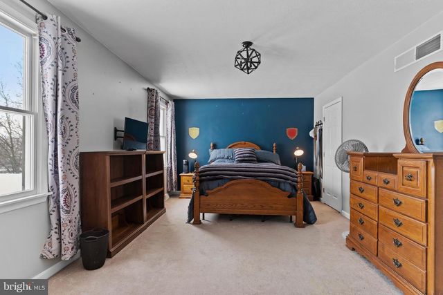 31 LONGSTREET DR, Carlisle, PA 17013