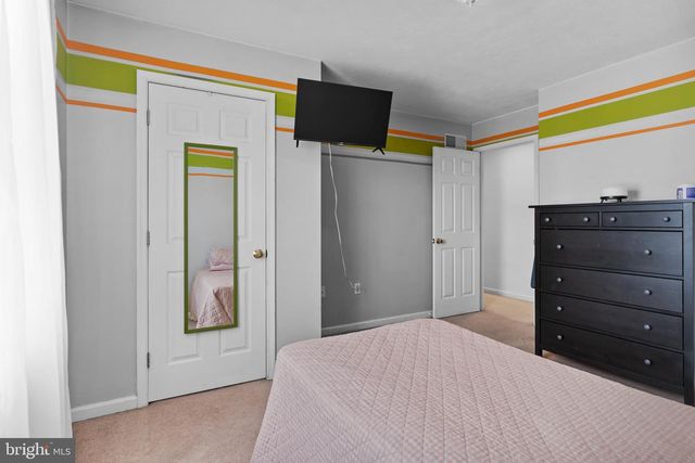 31 LONGSTREET DR, Carlisle, PA 17013