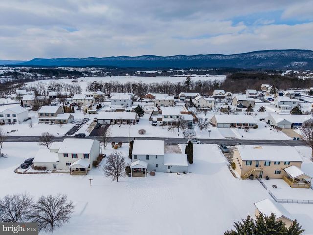 31 LONGSTREET DR, Carlisle, PA 17013