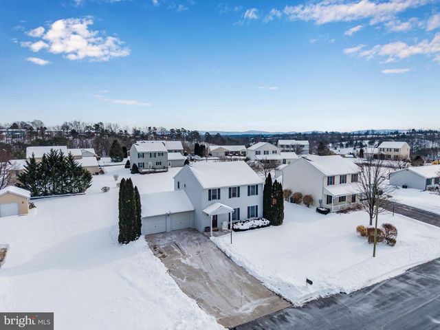 31 LONGSTREET DR, Carlisle, PA 17013